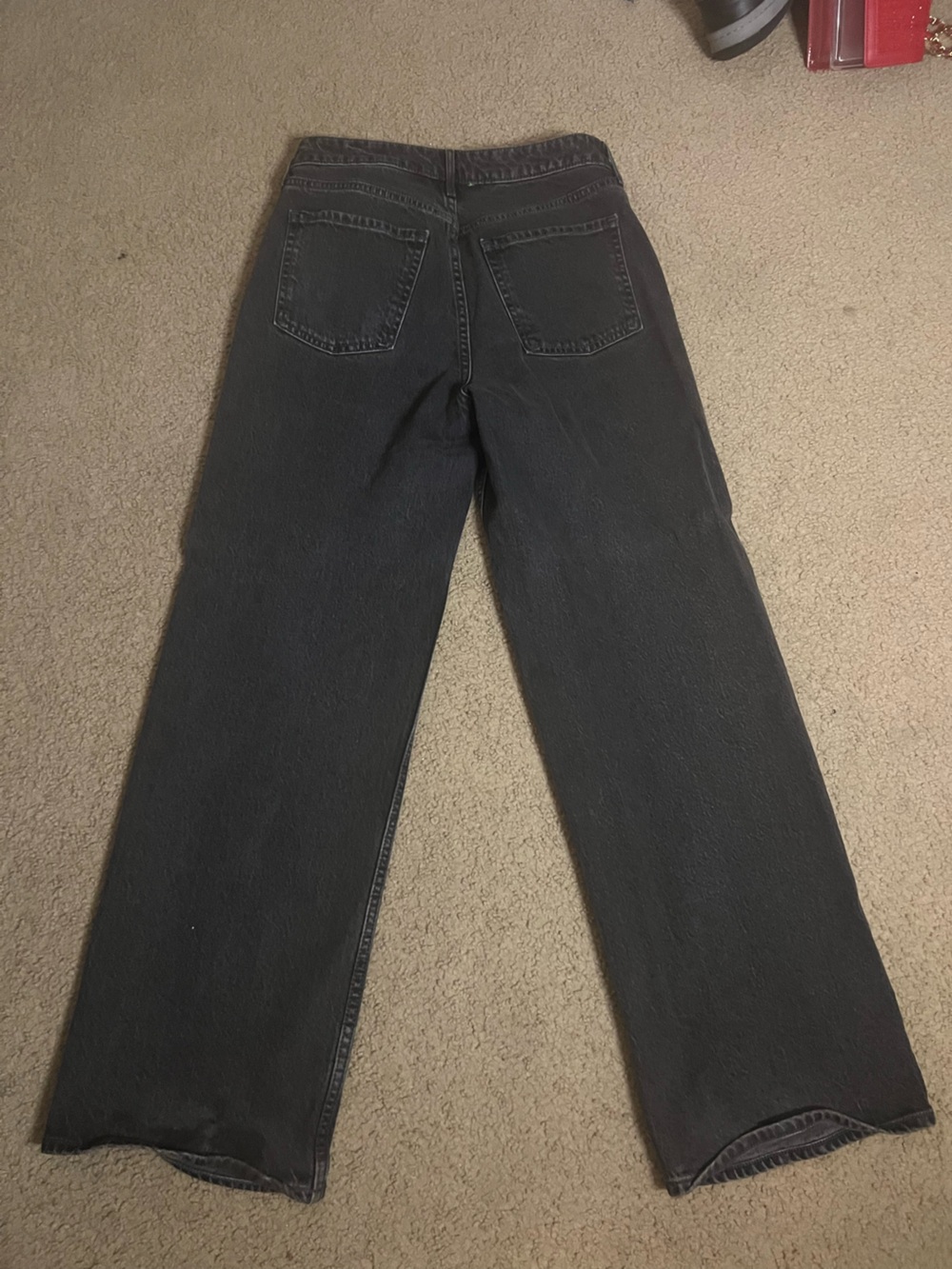 Old Navy High-Rise Straight-Leg Jeans in Washed Black - Picture 5 of 7